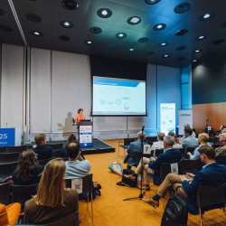 94.NRS_EmiroSmolders_DSA08019 94.NRS_EmiroSmolders_DSA08019