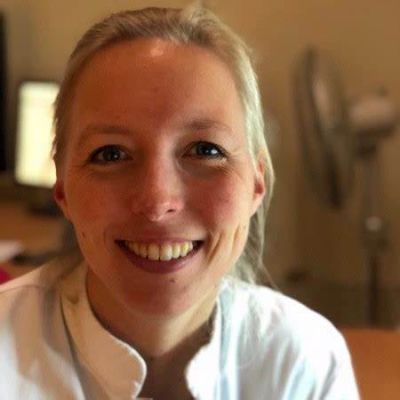 Dr. Esther Pompe Dr. Esther Pompe